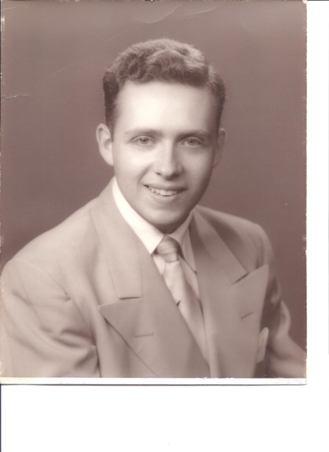 AlanStern's tweet photo. Today is Friday the 13th! 

Because my dad passed away on Friday, Sep 13, 2013,  I celebrate his life here every time another Friday the 13th comes. Here's to the spectacular life you lived and all you gave us, dad! Miss you every day! 

Love, 
-Alan https://t.co/TPNEM6hrzU