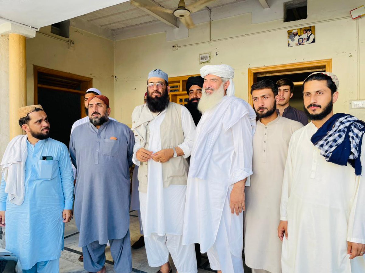 SyedNaseemUllah's tweet photo. #جمعیت علماء اسلام پاکستان کے مرکزی کونسل کی اجلاس کے لئے مرکزی ترجمان مولانا شجاع المک صاحب اپنے دوستوں سمیت بلوچستان کی طرف روانہ✌💗👉🏻
#SyedZada https://t.co/cQF3y1PrcQ