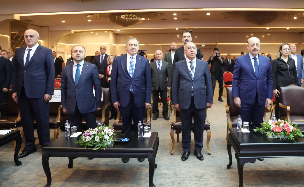 ramazanerkoyunc's tweet photo. ŞEKER-İŞ tarafından düzenlenen 'Gıdanın Geleceği Ellerimizde' zirvesine katıldık. Zirvede, güvenli gıdaya erişim, gıda üretiminin devamlılığı ve alınması gereken tedbirleri konuştuk.

Haberin devamı için: https://t.co/7nmkzXTRv9 https://t.co/LuybygTIun