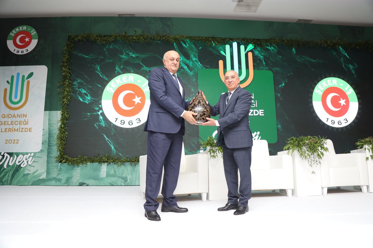 ramazanerkoyunc's tweet photo. ŞEKER-İŞ tarafından düzenlenen 'Gıdanın Geleceği Ellerimizde' zirvesine katıldık. Zirvede, güvenli gıdaya erişim, gıda üretiminin devamlılığı ve alınması gereken tedbirleri konuştuk.

Haberin devamı için: https://t.co/7nmkzXTRv9 https://t.co/LuybygTIun