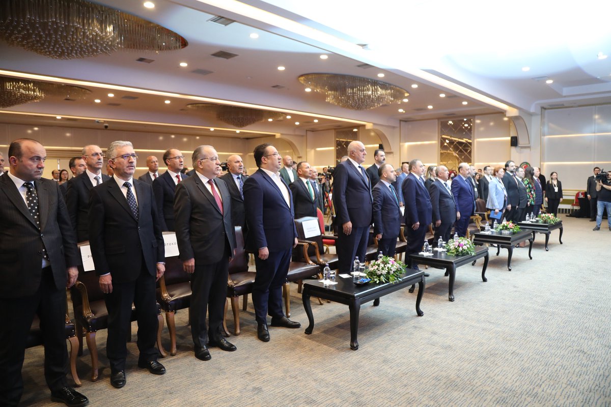 ramazanerkoyunc's tweet photo. ŞEKER-İŞ tarafından düzenlenen 'Gıdanın Geleceği Ellerimizde' zirvesine katıldık. Zirvede, güvenli gıdaya erişim, gıda üretiminin devamlılığı ve alınması gereken tedbirleri konuştuk.

Haberin devamı için: https://t.co/7nmkzXTRv9 https://t.co/LuybygTIun