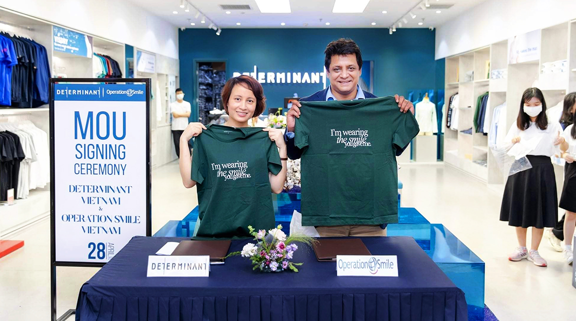 operationsmile's tweet image. #OperationSmileVietnam was invited to be the charity partner for the grand opening of #Determinant, a new apparel store of leading textile company #EsquelGroup. Together, they announced the launch of an exclusive collection to raise funds for Operation Smile.