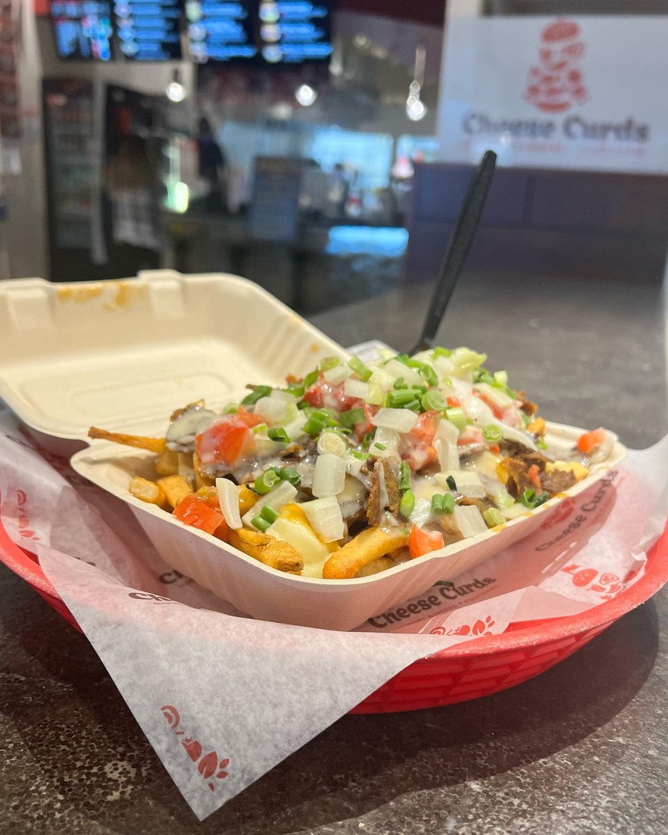 CheeseCurds's tweet photo. Happy Fryday! Why not treat yourself with our #Halifamous Donair Poutine? It doesn't get more East Coast than this.
#donairpoutine #donair #poutine #itsworththewait https://t.co/UKnYEqSHnl