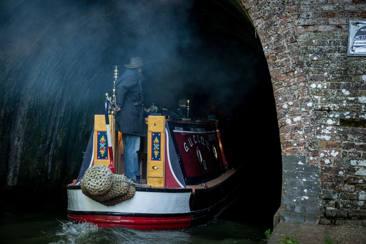 CanalRiverTrust's tweet photo. At 2811 metres long, Blisworth Tunnel is one of the longest canal tunnels in Britain 🤯 

Incredibly, the tunnel was originally dug by hand, however has been reconstructed and repaired since, leading to what stands today 💙 

Have you been through Blisworth Tunnel? https://t.co/BoTgTUwBUL