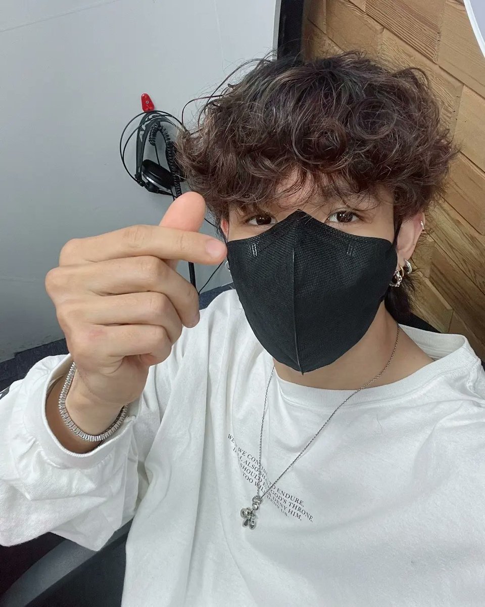 rnus_arirang's tweet photo. 220513 Radio'n Us

Chillax'n Us time‼️
DJ @SAMUEL_twt_ and WOORI ❤️���🔥❤️‍🔥

#ARIRANGRADIO #RADIONUS #RNUS
#아리랑라디오 #라디온어스
#Samuel #사무엘 https://t.co/XCKgCum6Hg
