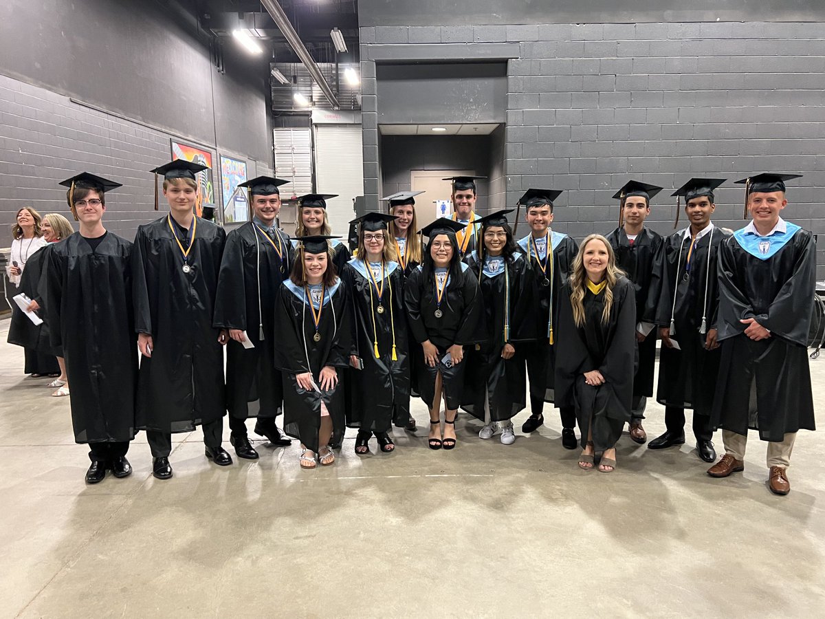 rdelzer's tweet photo. So proud of this group of MSHS students for receiving Seals of Biliteracy!! https://t.co/dh6ABCYfgG