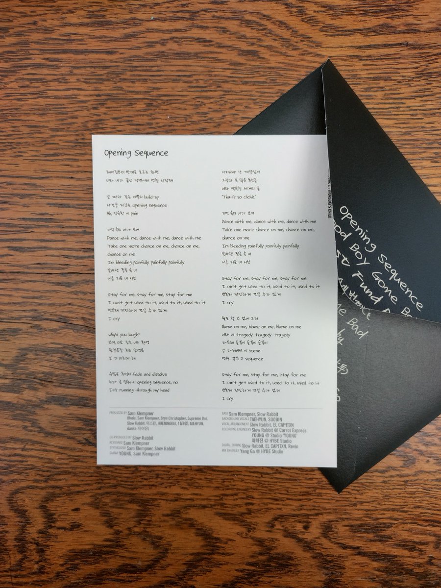 jaemiisseoyoyo's tweet photo. I love how the #MESS_TXT and #END_TXT photo books are printed on matt card, and #HATE_TXT on 'colder' glossy card. The lenticular cards are also really pretty.
But my favourite part is how the lyrics are postcards, like love letters from @TXT_members to us.
#My_Thursdays_Child https://t.co/si98y857Jv