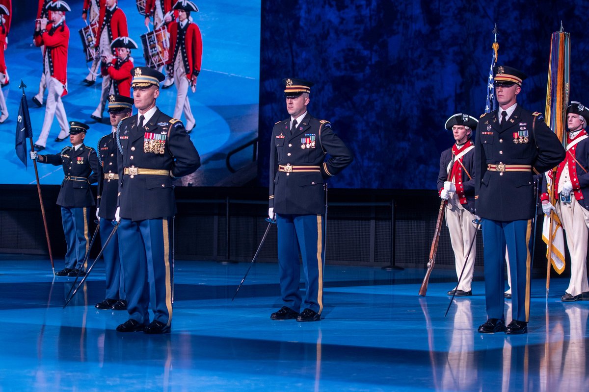 MDW_USARMY's tweet photo. #HappeningNow - Join us #live from Conmy Hall on @JBMHH for a retirement ceremony in honor of Maj. Gen. @GarrettYee, assistant to the director of @USDISA. 
Today's ceremony is conducted by @USArmyOldGuard &amp; @theusarmyband. 
Watch➡️https://t.co/Z4bZuKCPdI https://t.co/RAb1bSQwqH