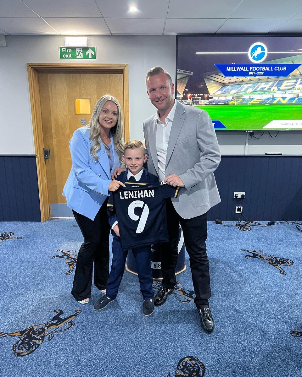 1billybingo's tweet photo. Proud day yesterday, Ollie signing for Millwall FC, he’s worked so hard to get to this stage and always plays with a smile on his face, another brilliant experience for him #academyfootball #Millwall #milll ⚽️🦁 https://t.co/AXfHAva9Sa