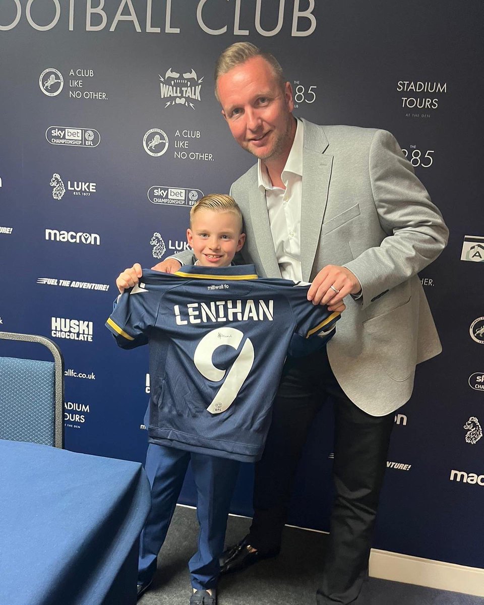 1billybingo's tweet photo. Proud day yesterday, Ollie signing for Millwall FC, he’s worked so hard to get to this stage and always plays with a smile on his face, another brilliant experience for him #academyfootball #Millwall #milll ⚽️🦁 https://t.co/AXfHAva9Sa