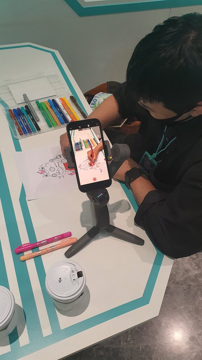 wave_eth's tweet photo. We are gradually moving forward.
It was so nice being there watching people enjoy Catbotica.

#판교랜드 #캣보티카 #현대백화점nft https://t.co/Isdk8Vad9f