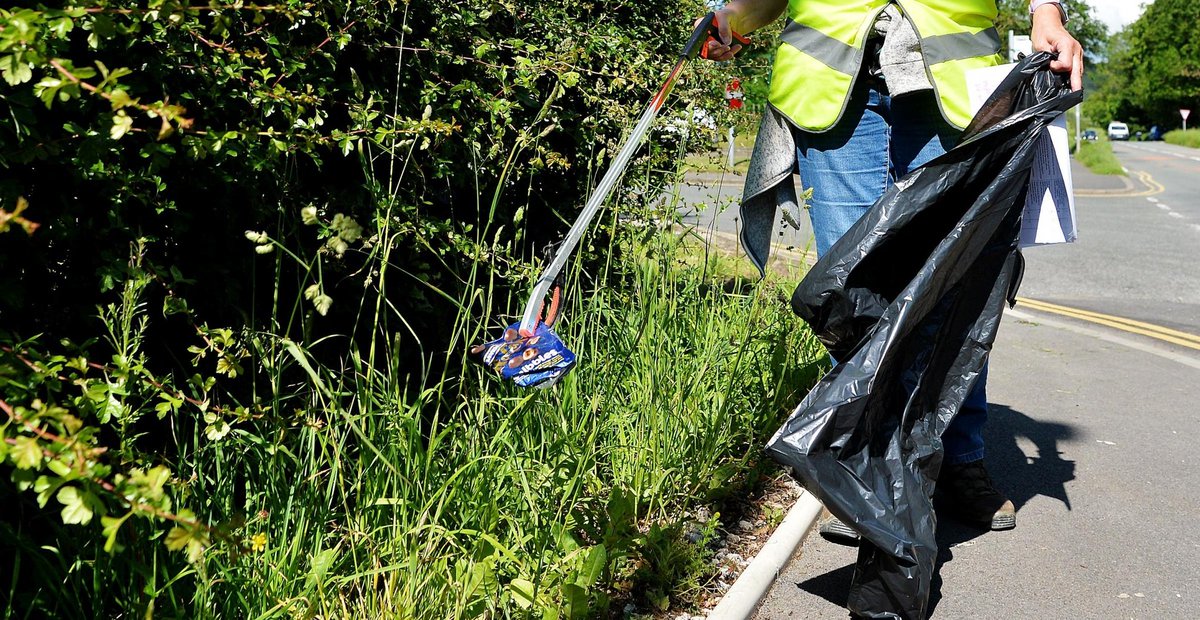 JaywickTourism's tweet photo. We take great pride in the picturesque look of Jaywick, and the Mayor of Jaywick supports those who target the act of littering by organising community litter-picking days.
We all create rubbish, so if you drop it - report it! β‘οΈ @LitterReporting
Stay Happy, #StayAtJay π https://t.co/lMQoPEUUOO