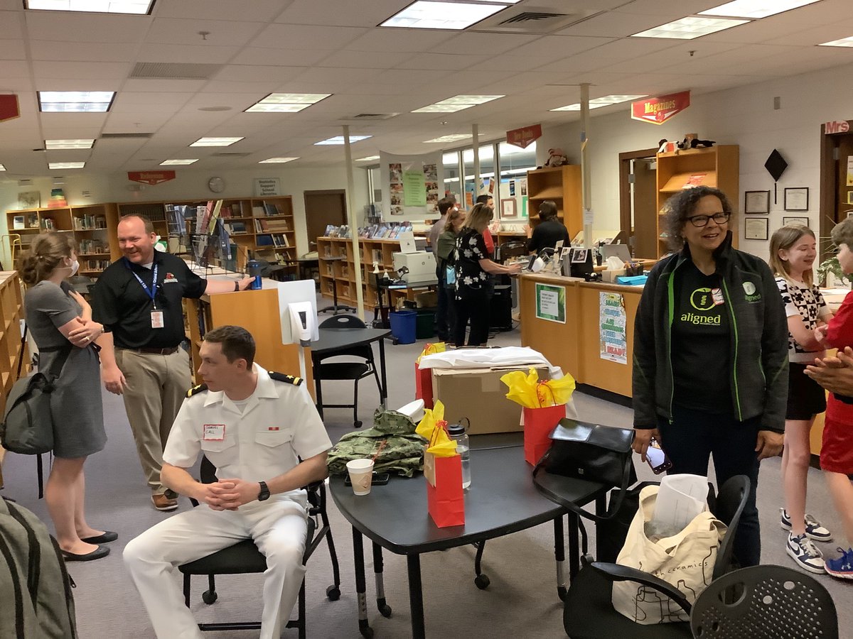 Mrs_LOLdaker's tweet photo. Career Day is here! Welcome to Jerling! @ProrokLeads @MrsHalperEDU @135Learning @OSD135 #Careers https://t.co/hz6Yyg9cEH