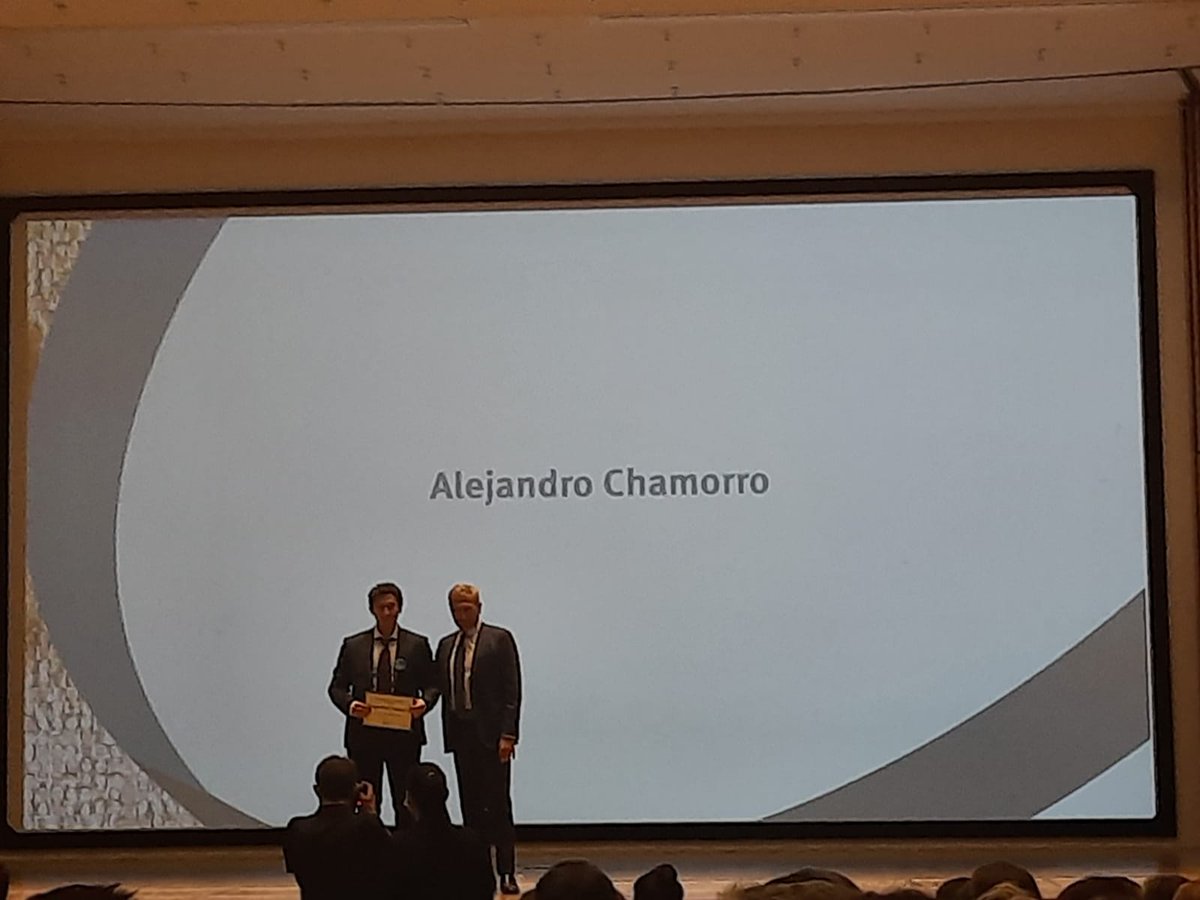Yesterday I was awarded with funding from the Fondazione Umberto Veronesi to carry out my research. The ceremony took place at the University Statale di Milano. Special thanks to all who, by supporting the Fondazione Umberto Veronesi, have made possible for me to be there.