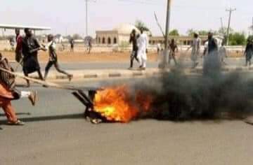 Collins87288382's tweet photo. Student Burnt Alive In Sokoto For Allegedly Insulting Prophet Muhammad 

A female student of Shehu Shagari College of Edu in Sokoto, Shahu was  beaten &amp; burnt to death by Nigeria Muslim over alleged religious blasphemy https://t.co/OF2E6v4nWs