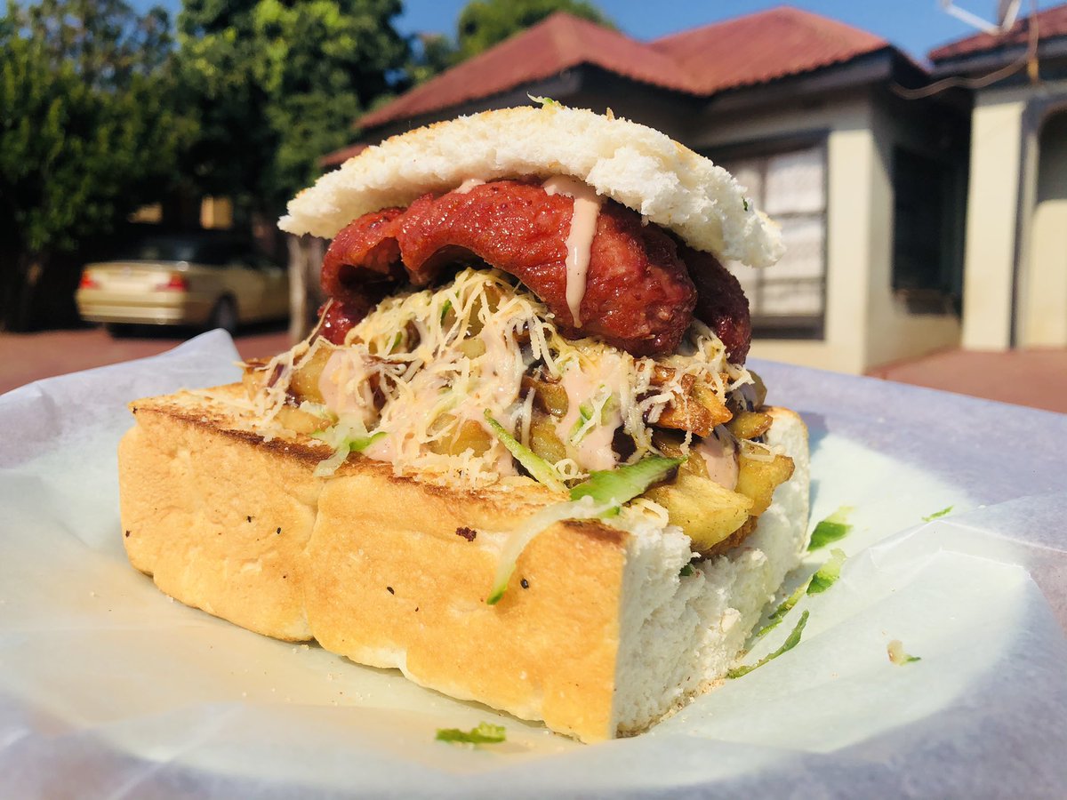 Kota_Too's tweet photo. Our #VendaNgaDecember kota only R40. Beat the FOMO we close at 7pm  #VhuvhambadziDrive #Foodporn #Kota #MacG #110Million https://t.co/WjrYf86OK1