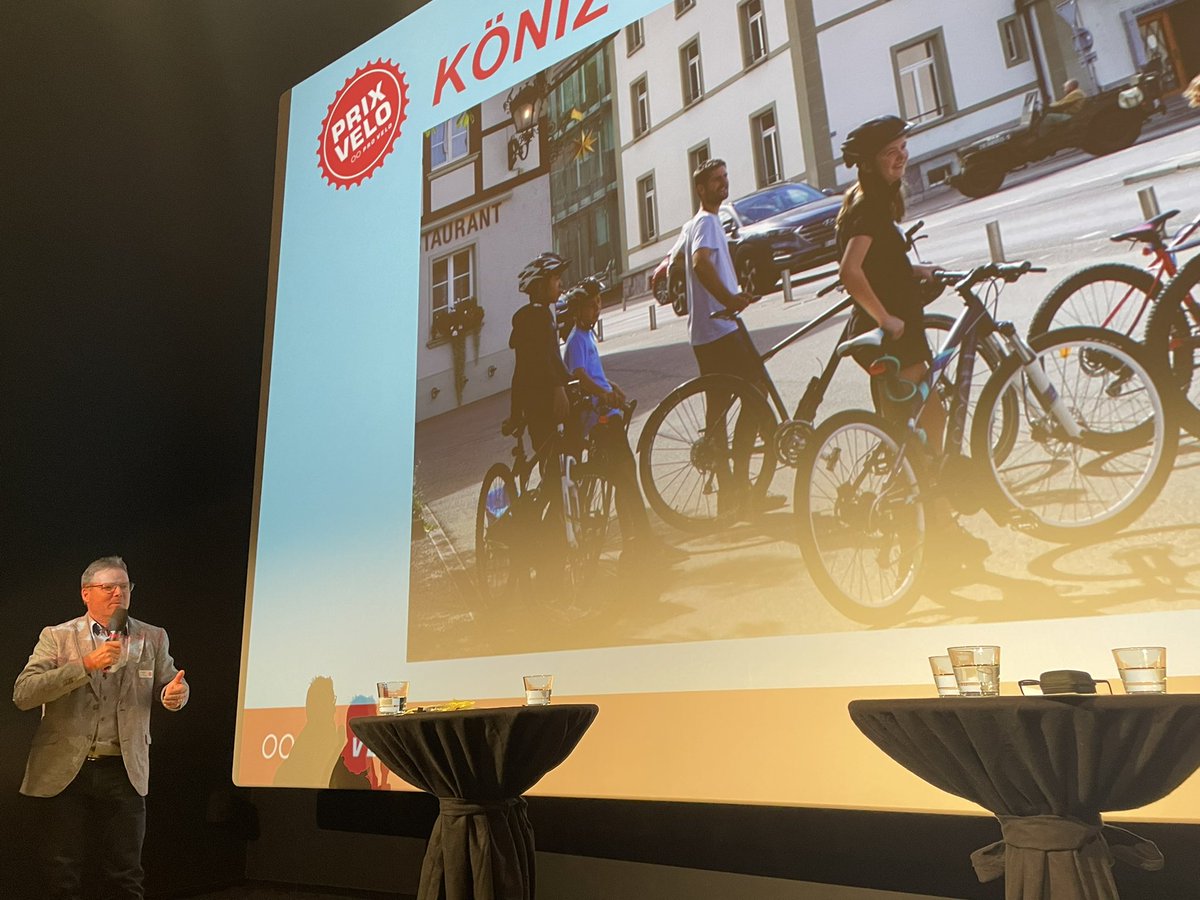 Köniz bringt die Kinder aufs Velo👏🏼 #KidicalMass #biketoschool <a href="/proveloschweiz/">Pro Velo Schweiz</a>