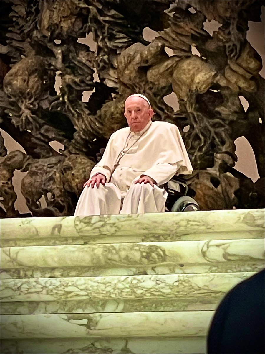 Today the Holy Father held a private audience for the aviation sector &amp; stressed its unique role for connecting people &amp; cultures. Thank you <a href="/EnacGov/">ENAC - Ente Nazionale per l'Aviazione Civile</a> for the privilege &amp; proud to represent <a href="/ACI_EUROPE/">ACI EUROPE</a> and be there along with <a href="/icao/">ICAO</a> <a href="/Transport_EU/">EU Transport</a> @eurocontrolDG <a href="/A4Europe/">Airlines for Europe (A4E)</a> @eraaorg