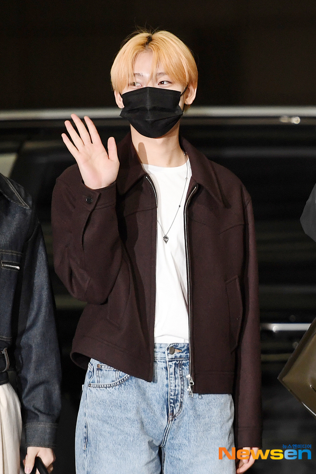 enhypenupdates's tweet photo. [AIRPORT] 220513

#SUNOO at Incheon Airport on their way to Germany | Press Photo (1)

SAFE FLIGHT ENHYPEN
#ENHYPENatKpopFlex #ENHYPEN #엔하이픈 @ENHYPEN_members @ENHYPEN https://t.co/dokymAIaR7