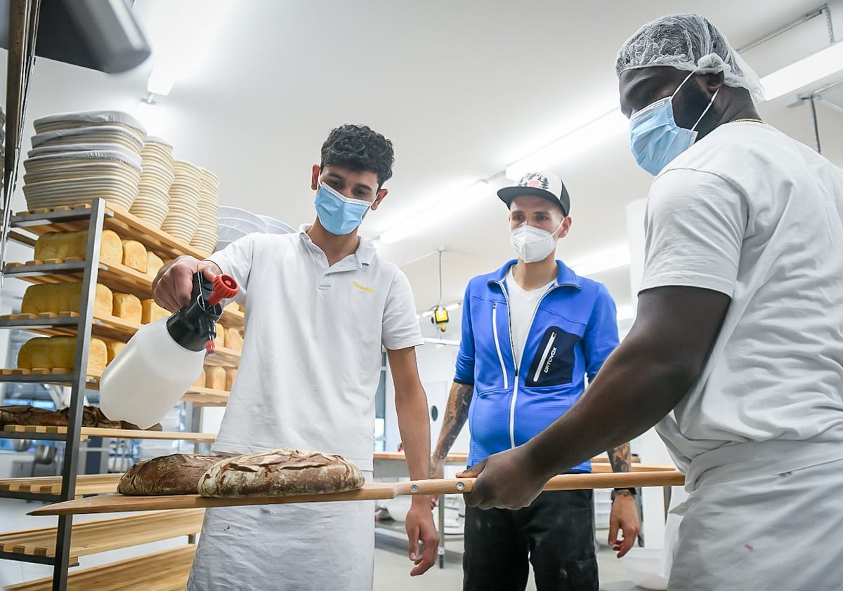 Antes de despedirnos hemos visitado 📍 distintas empresas y organizaciones de diferentes tamaños que apuestan por la Dual como la panadería Traublinger Bäckerei, el Gremio de Artesanos de Munich y el Parque Olímpico de Múnich: Olympiapark ¡Un placer poder escuchar su experiencia!