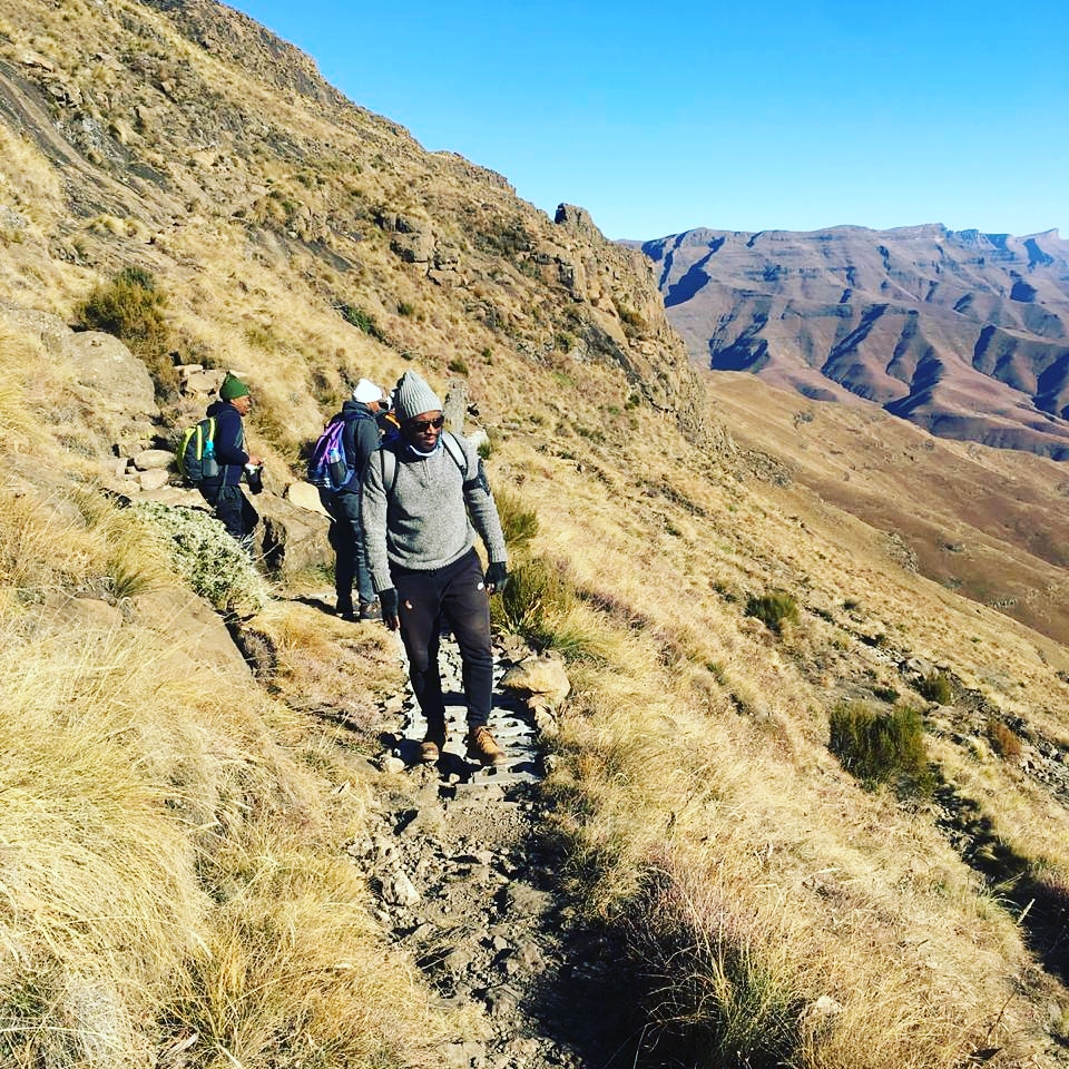 MvunyelwaRadebe's tweet photo. The longest, hardest😪 & coldest🥶 mountain climb I've ever done #SentinelPeak #Drakensberg https://t.co/nbVFpd1wVL