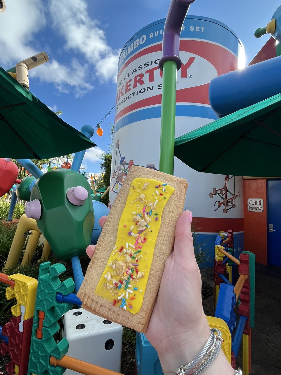 inpamskitchen's tweet photo. A fave of Woody &amp; Buzz! 

@waltdisneyworld
#waltdisneyworld #disneyworld #disneyparks #disneyworld50 #disneyfoodie #disneyfood #disneyeats #disneyrestaurant #inpamskitchen #inpamskitchenontheroad #inpamskitchentravels #foodtravel #foodcation #hollywoodstudios #woodyslunchbox https://t.co/RVQ8fgA9Dn