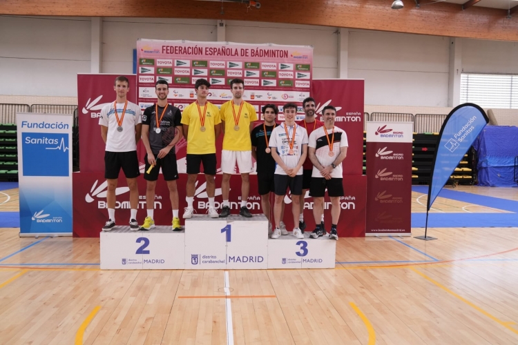 JOAN MONROY I CARLOS PIRIS ES PROCLAMEN CAMPIONS D'ESPANYA ABSOLUTS
badminton.cat/noticies/2022/…