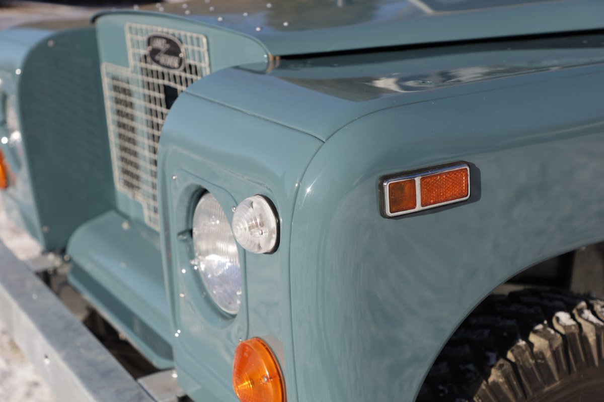 N_Am_Overland's tweet photo. 1971 Series IIA Land Rover
#landrover #vintagetruck #marineblue #fender #serieslandrover #seriesiia #landroversofinstagram #cars #oldcars #britishcars https://t.co/8er0WI7xpj