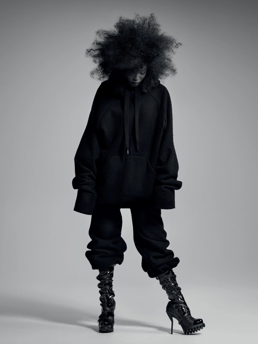 worlds_moda's tweet image. #flashbackWM (1/3)

#VOGUEBRAZIL,
May 2016.
By #GuiPaganini

⬇️More in the next post⬇️
#NaomiCampbell