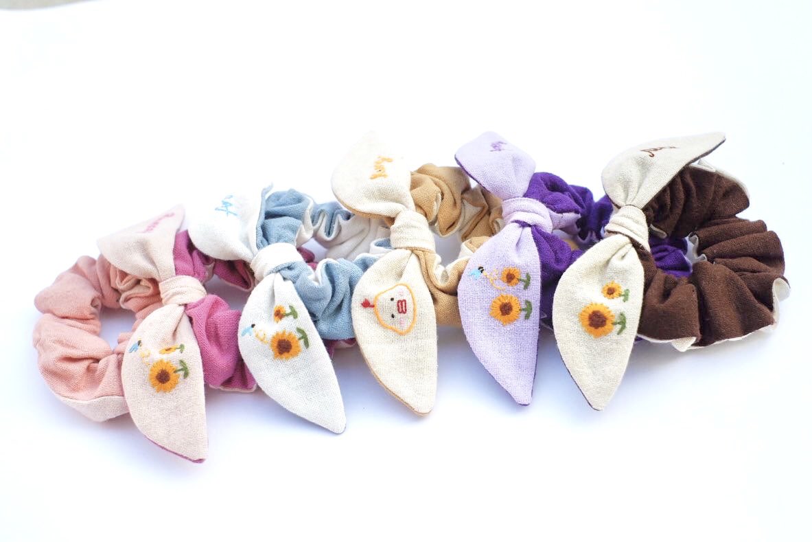 24Ribbinbow's tweet photo. 🍂 กดสั่งสินค้า shopee LINE Facebook:24Ribbin.Bow 
🧶 รุ่นนี้มี 8 สี ม่วง ฟ้า ชมพู เขียว โกโก้ น้ำตาล มังคุด เหลืองมัสตาร์ด
🌿 ปักชื่อและลายได้
🌿 ราคาเส้นละ 69 บาท ค่าส่ง 35 บาท
#โบว์ผูกผม #ริบบิ้นผูกผม #โบว์เมลดา #เสื้อผ้ามือสอง 
 #ส่งต่อเสื้อผ้า #ส่งต่อ #ส่งต่อเสื้อผ้ามือ2 https://t.co/hhJy1DqRAj