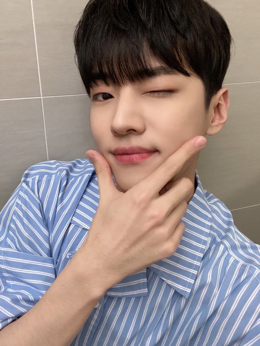 dkz_dy's tweet photo. #재찬 #JAECHAN 
주말이다아!!!😊 https://t.co/4b7VXmMARD