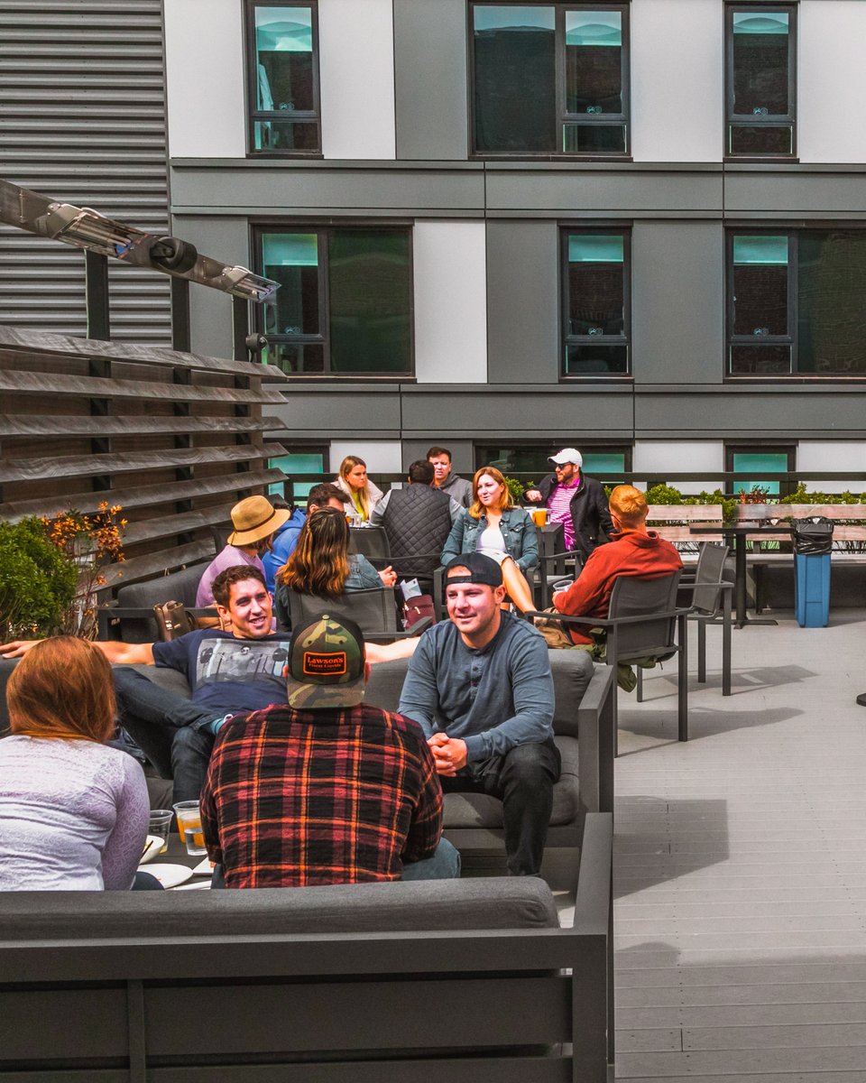 trilliumbrewing's tweet image. Pro Tip: beer tastes better outside.

The heat is here and our outdoor spaces are ready for you! Join us for summery weekend vibes on the Canton patio, Fort Point roof deck, Fenway courtyard &amp;amp; Greenway Garden.

Check out location details here - bit.ly/3MfKSuh