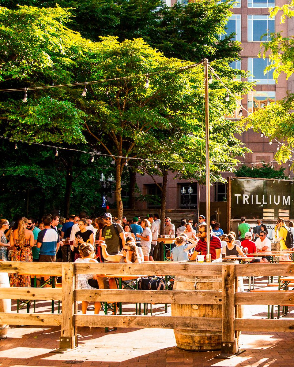 trilliumbrewing's tweet image. Pro Tip: beer tastes better outside.

The heat is here and our outdoor spaces are ready for you! Join us for summery weekend vibes on the Canton patio, Fort Point roof deck, Fenway courtyard &amp;amp; Greenway Garden.

Check out location details here - bit.ly/3MfKSuh