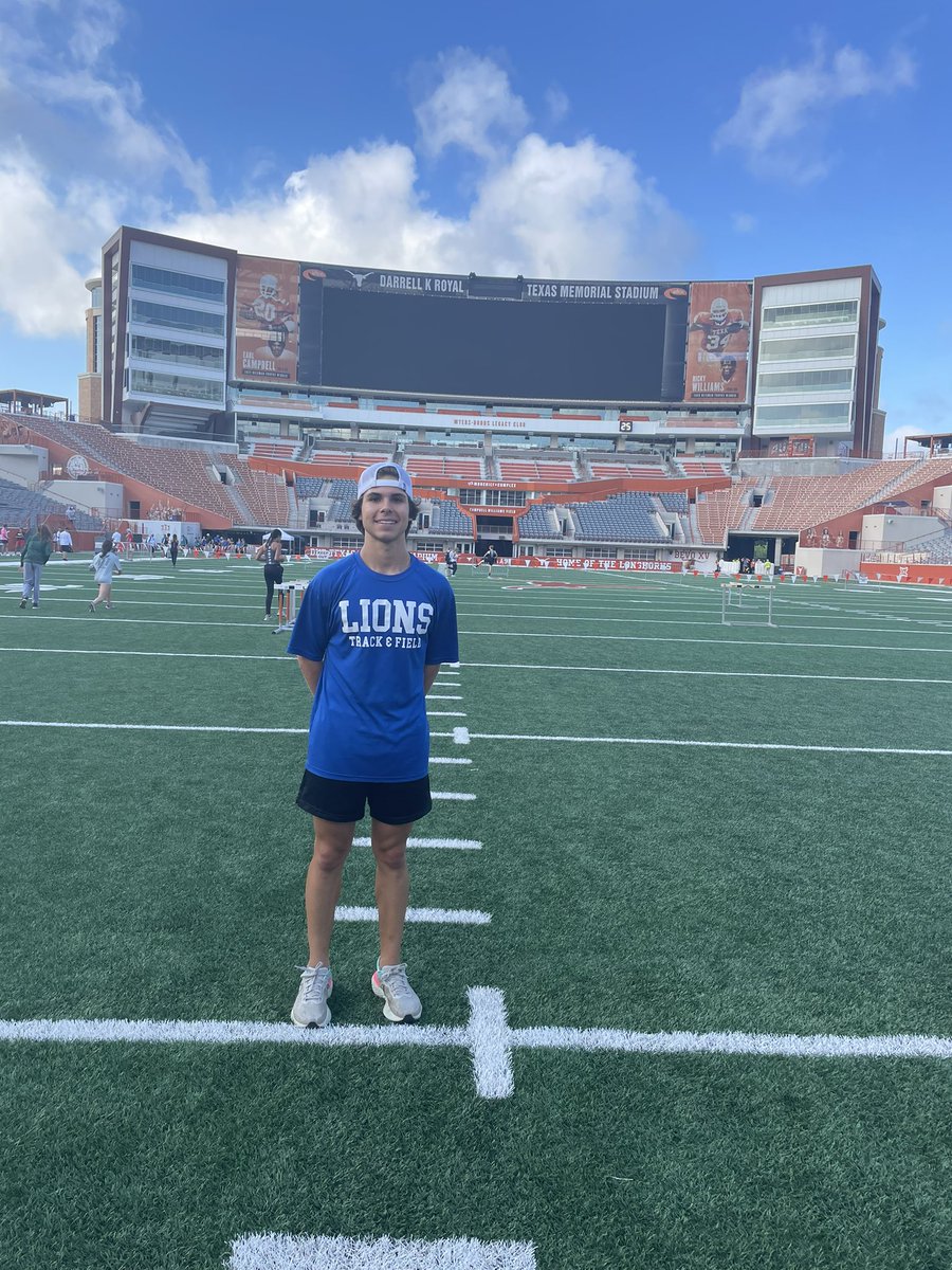 State Track &amp; Field Championships. 3200m Run. Let's go Jace!!! @LISD_AD <a href="/LeanderHS/">Leander High School</a>