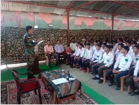 pir_panjal's tweet photo. #IndianArmy carried out awareness lecture on "GOVERMENT SCHEMES" for the #Students welfare- of GHSS #Samote #Rajouri Distt
#IndianArmyPeoplesArmy
#AzadiKaAmritMahotsav
#JammuKashmir
#NRLMagicRound https://t.co/AtxHCuc6BF