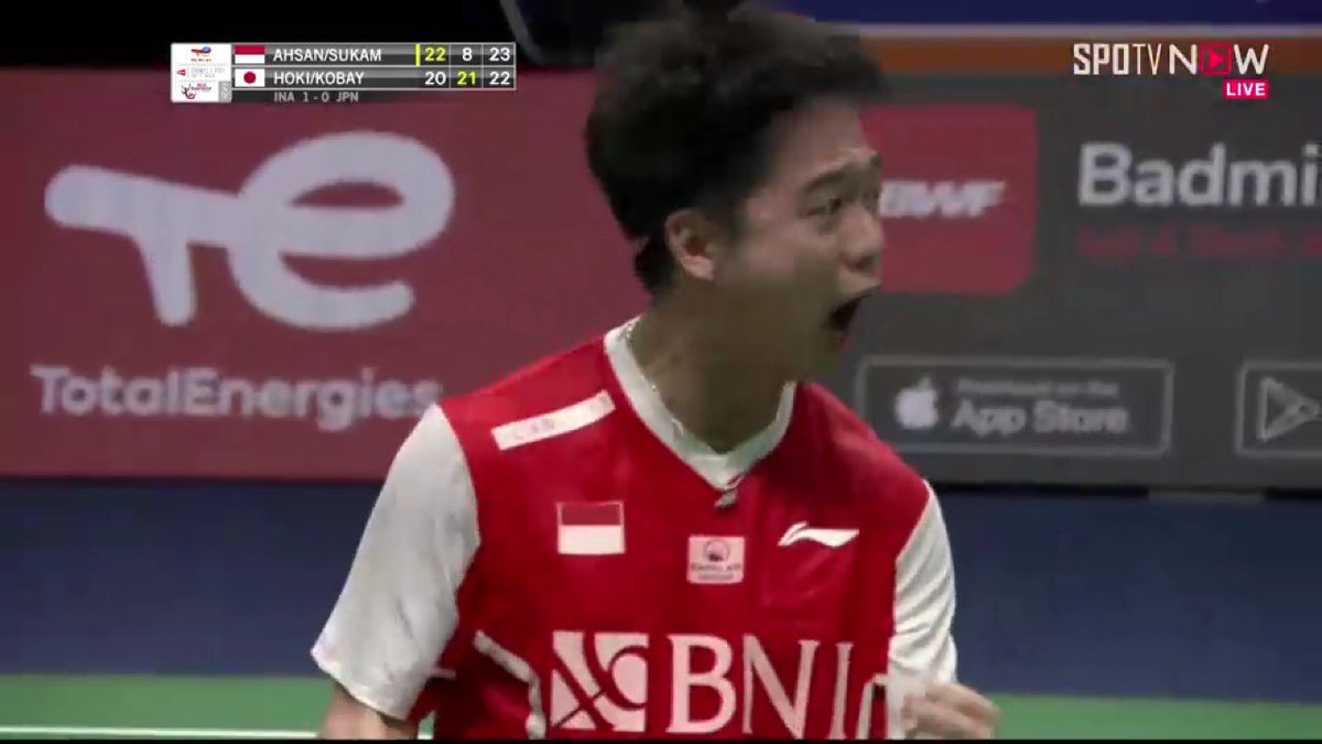 FaktaSepakbola's tweet photo. YESSSS!🇮🇩👏

Mohammad Ahsan/Kevin Sanjaya Sukamuljo berhasil kalahkan Takuro Hoki/Yugo Kobayashi dengan bermain Rubber Game:

22-20 8-21 24-22

Saat Ini Indonesia unggul 2-0 atas Jepang!🥹🇮🇩 https://t.co/wUYZ0bJJrU