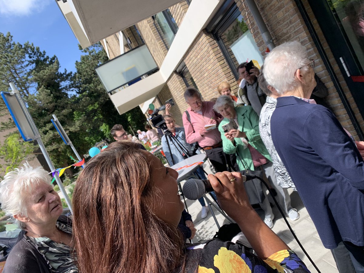 RobvandenBroeke's tweet photo. #onmoetingsruimte #Benedictus @RijswijkWonen geopend samen met wethouder gemeente #Rijswijk - ontmoeten!!! https://t.co/WkZsSTwUad