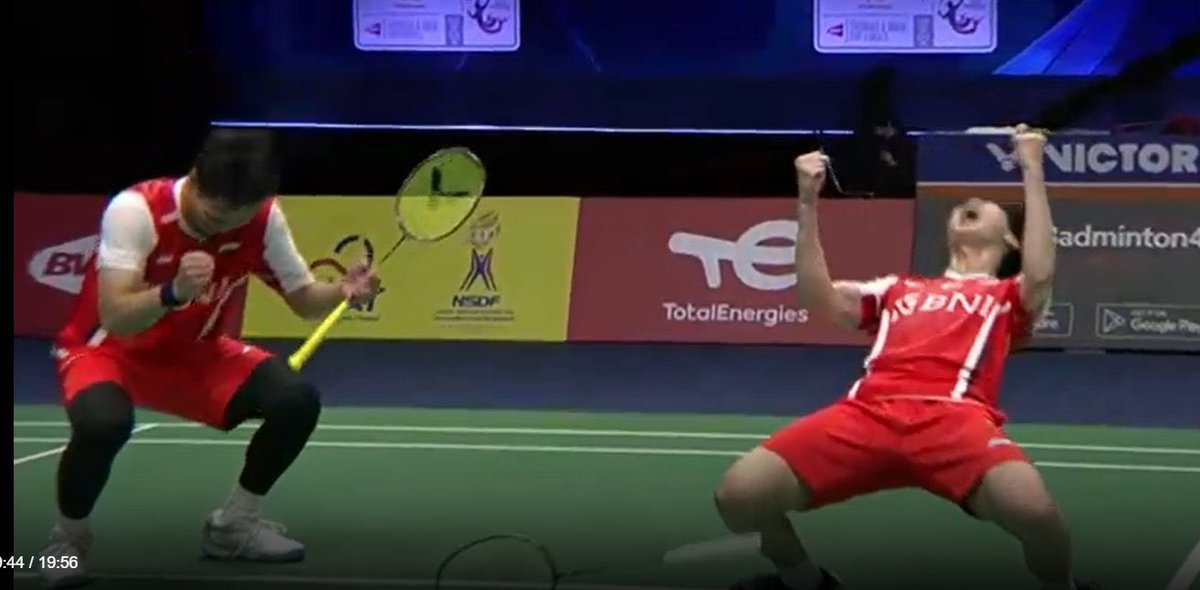 badminton__fess's tweet photo. blf! GUYS KELUARKAN SEGALA YG ADA DIPIKIRANMUU KE KEBAB!! AKU YAKIN JANTUNG KALIAN GAK AMAN SELAMA MATCH KEBAB TADI 😭😭😭 https://t.co/DByKy30Ek7