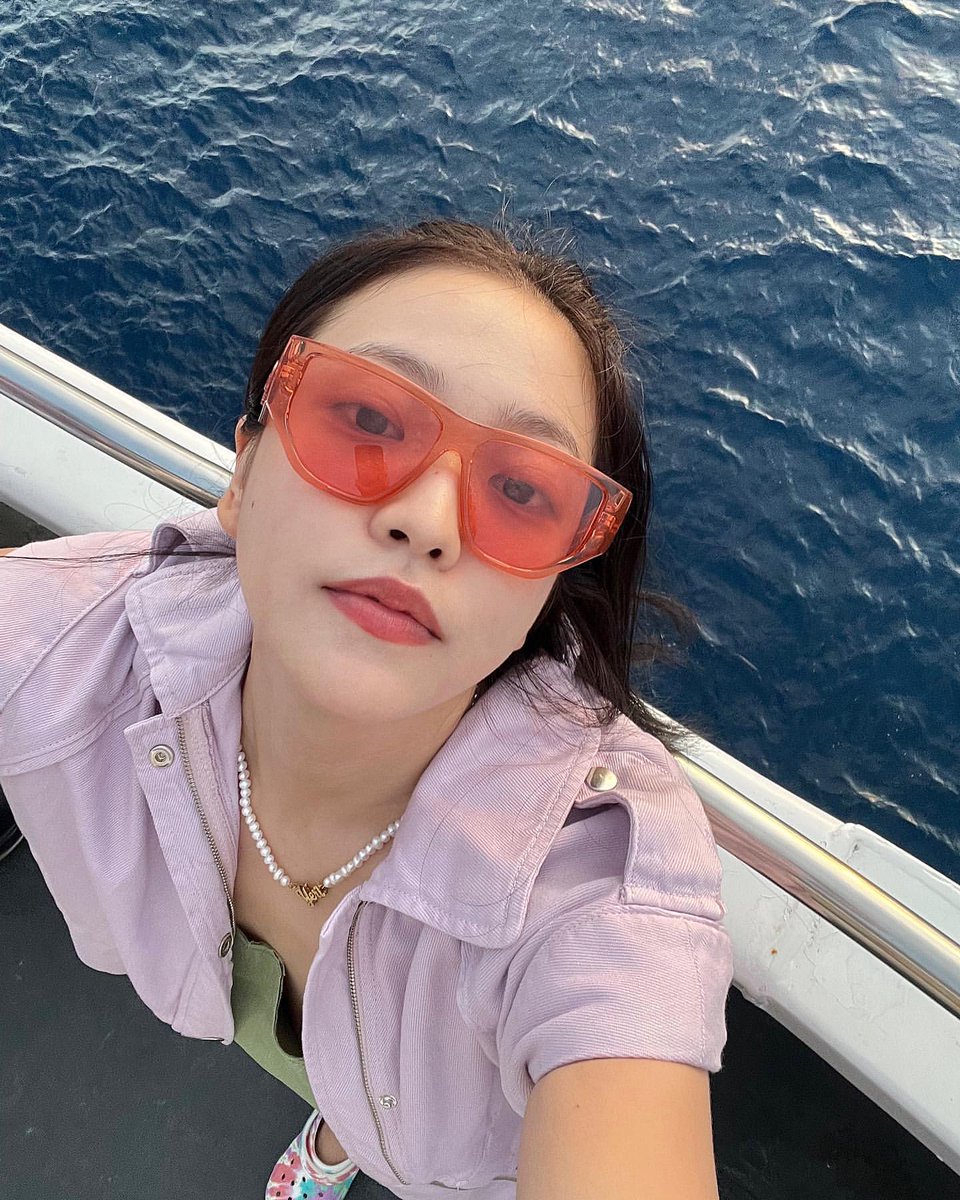 kimyerimbrand's tweet photo. 220513 [yerimiese] IG update 

Brand: ba&amp;sh #bashparis 
Item: Huben Sleeveless Jacket (Pink)
Price: USD 295
https://t.co/lGWBe2KCb0

#예리 #YERI @RVsmtown https://t.co/KUI4PGyFpT