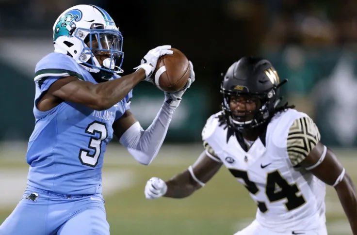 EamonSmalls's tweet photo. #AGTG After a great talk with @CoachMutz i am blessed to receive a offer from Tulane university 🟢🔵⚪️ @GreenWaveFB @deethatguy @CMiddleton_71 @brycelybrand @extramiletigers https://t.co/WyzJKC0Uwo