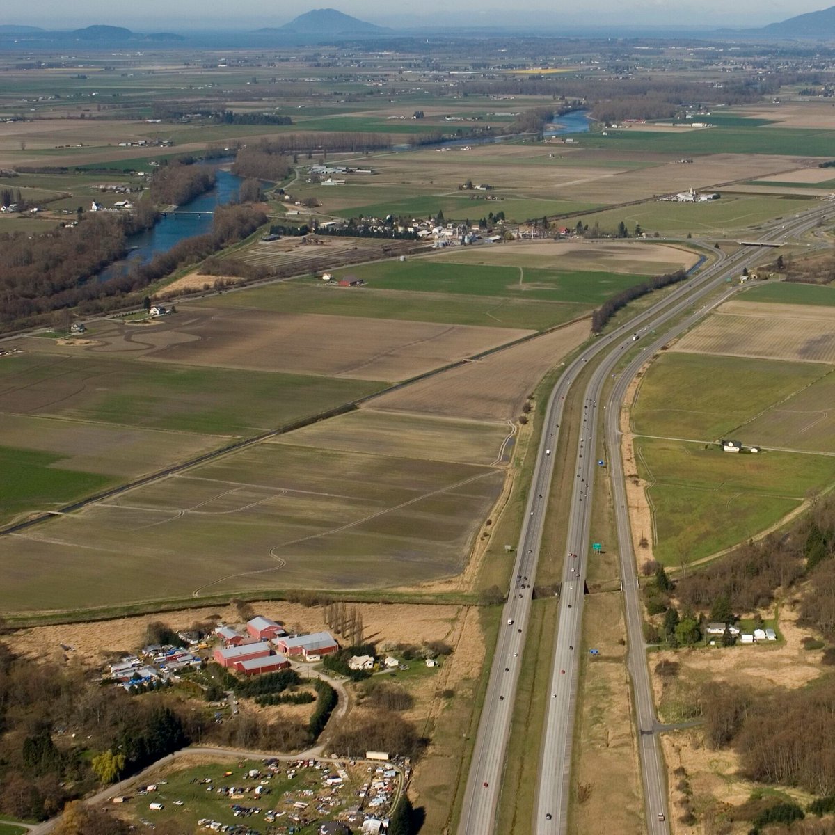 skagitonians's tweet photo. #FridayFarmFact: commercial agriculture is not feasible or efficient without large, unencumbered acreage. In the early 1970s, Skagit County farmers were the first in the state to get regulations to require 40-acre minimum lot sizes for agriculture. #Skagitonians #SkagitValley https://t.co/rPEPI1BBd5