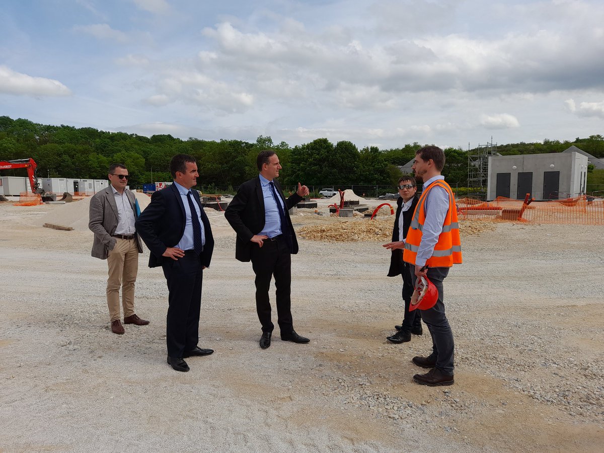 BdT_BFC's tweet photo. Visite de chantier pour la création d'une station hydrogène @dijon #DMSE #Rougeot
@BdT_BFC a accordé un MobiPret de 5 M€ pour le financement de 27 bus à #hydrogène https://t.co/3Ou8tqCIod