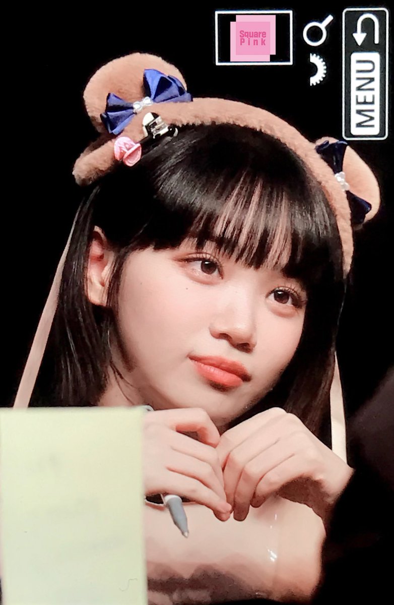 220513 팬싸인회 

🖤💙🖤💙
#김채원 #KIMCHAEWON #르세라핌 #LE_SSERAFIM