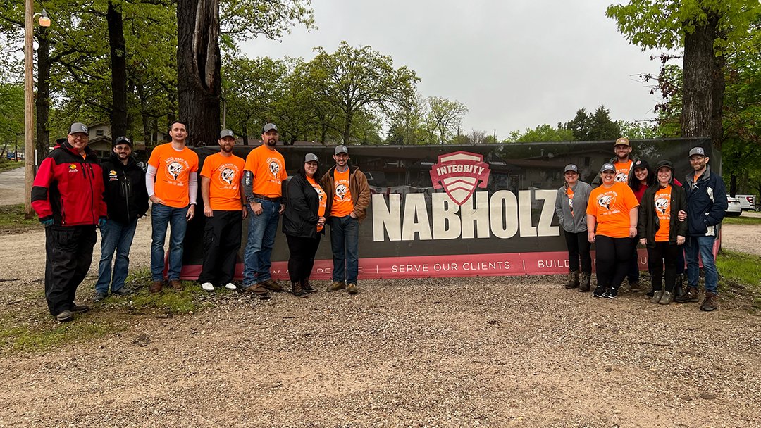 NabholzCorp's tweet photo. We were proud to sponsor the Springfield Contractors Association Bass Bash last week! Nabholz Assistant Superintendent Dana Haase and Project Manager Tim Pothoff currently serve as board members for the organization.

#nabholzcares #nabholz #nabholzcorp https://t.co/Hde4u6ObYI