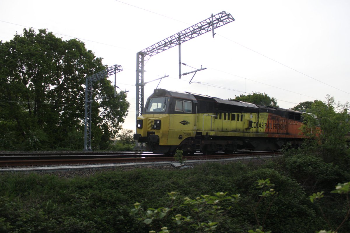 Bennybizzle (@bennybizzle1) on Twitter photo Heavy freight locos through the shire today 60055, 66155 and 70806. Operated by @DCRail2018 <a href="/DBCargoUK/">DB Cargo UK</a> and <a href="/ColasRailUK/">Colas Rail UK</a> respectively.
#FreightFriday #Shedwatch Heavy freight locos through the shire today 60055, 66155 and 70806. Operated by @DCRail2018 <a href="/DBCargoUK/">DB Cargo UK</a> and <a href="/ColasRailUK/">Colas Rail UK</a> respectively.
#FreightFriday #Shedwatch