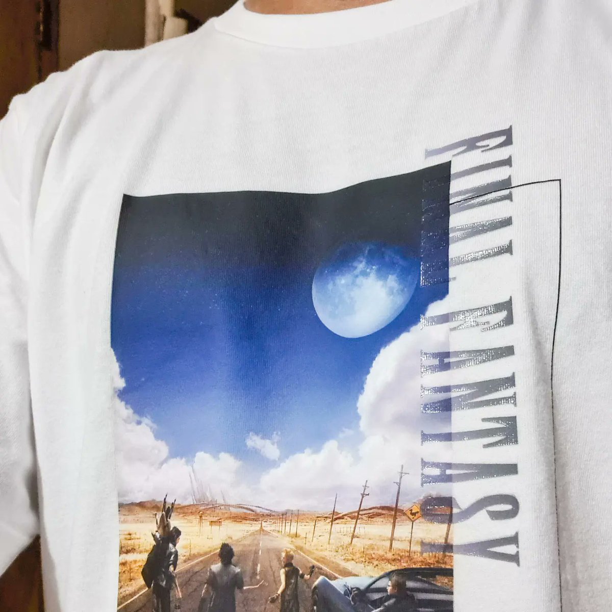 michze90s's tweet photo. Got mine ealier today!🥳 ..and the playing cards too!!☺✨✨
#UniqloPH #LifeWear #UTCollection #WearYourWorld #FinalFantasy35thAnniversary https://t.co/jwRrUxBhb3