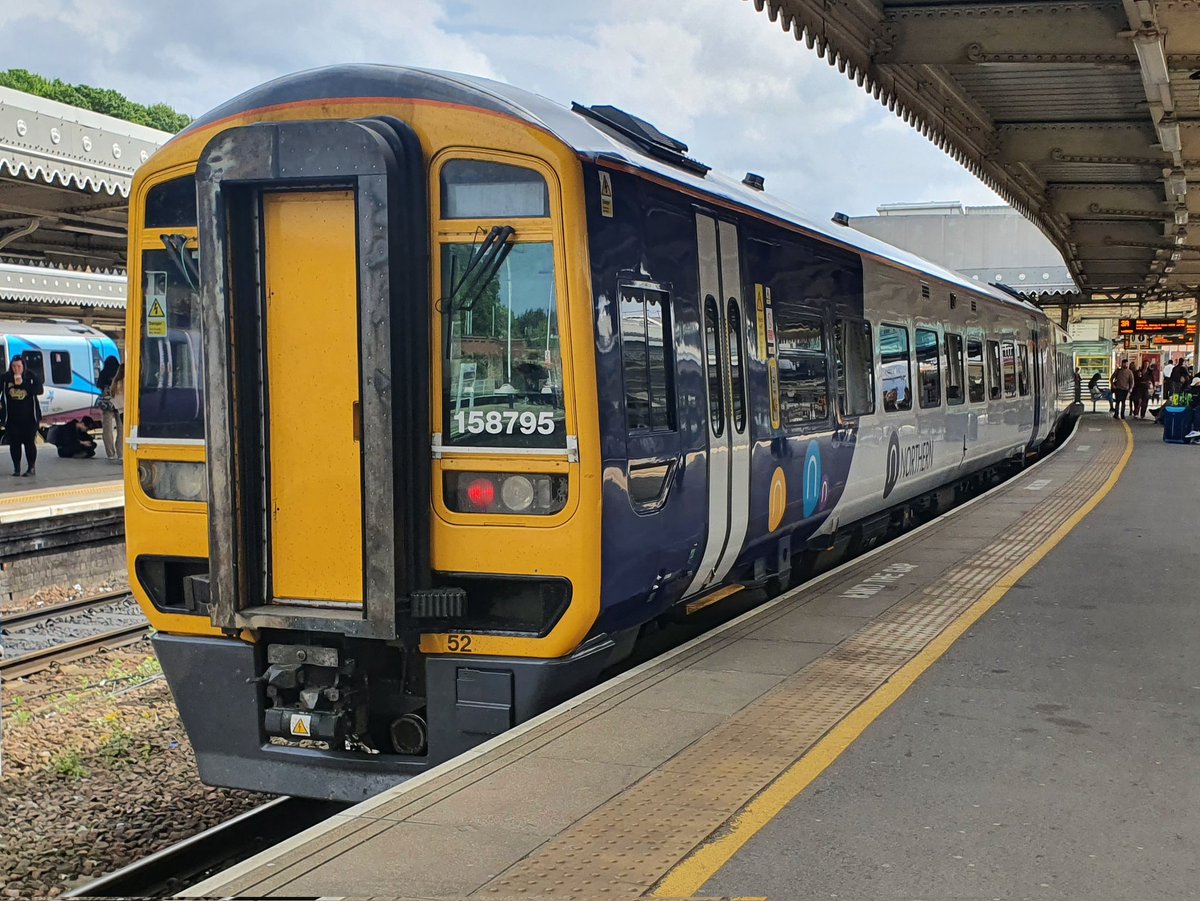 JamesTGlossop's tweet photo. Northern 158795 at Sheffield Station this afternoon on the 15:05 to Adwick via Doncaster. (13/05/2022) #SheffieldStation #class158 #sprintertrain #SouthYorkshire @northernassist @JedKendray @303032_trains https://t.co/VAggwFwkQU