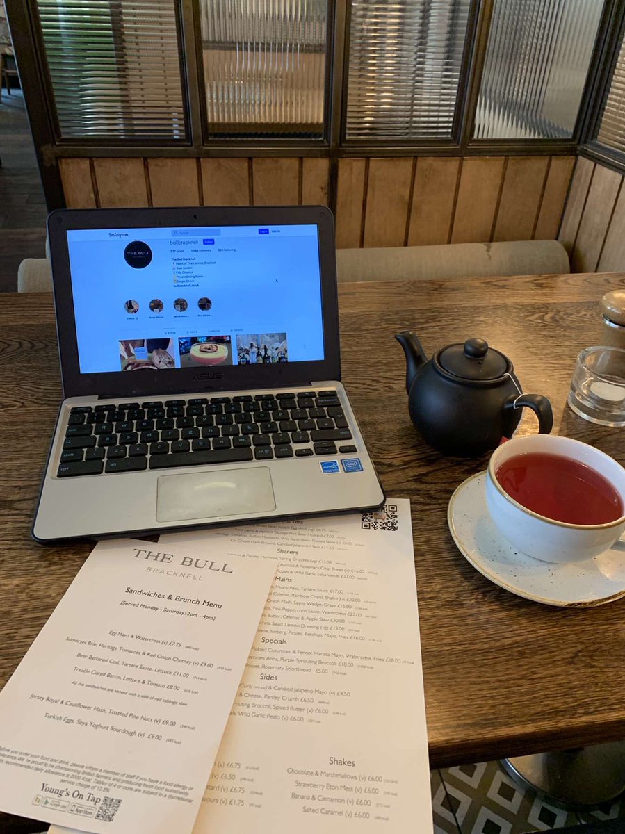 Bull_Bracknell1's tweet image. There’s no better place to work from than a pub! Order from our app and get drinks and food delivered to your table so you don’t miss a second of work 😅

#workfrompub #lexiconbracknell #bullbracknell #tea #coffee