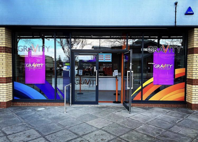 DSS_digitalsign's tweet photo. Ultra high bright window screens and 85” 4K commercial grade screen inside look pretty awesome for Gravity in Stevenage #digital #digitalscreens #digitalsignsolutions #advertising #gravity #LCDscreens https://t.co/5IyCo0fXbE