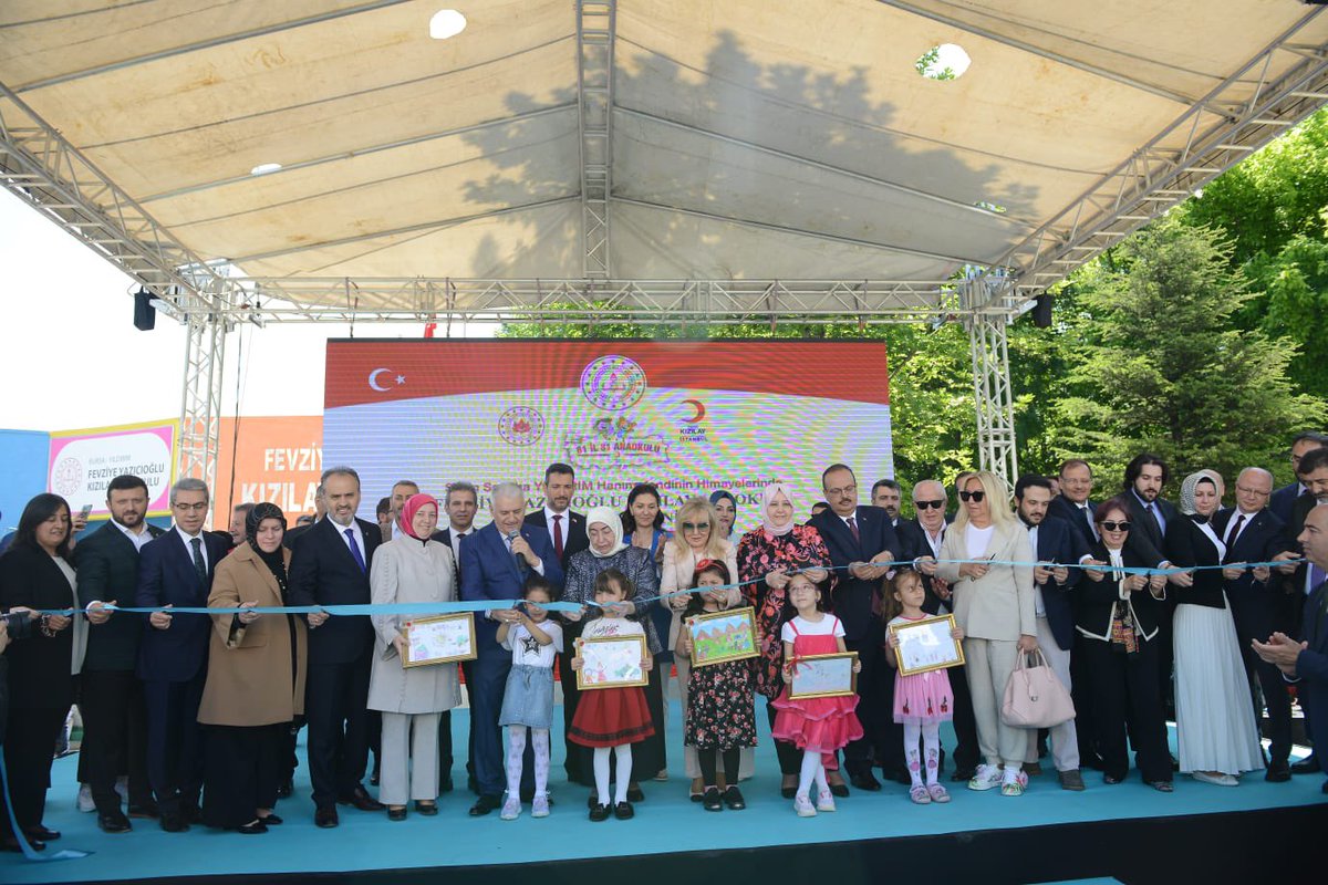 ali_erbay16's tweet photo. Son Başbakanımız Sn. Binali Yıldırım, Kıymetli Hanımefendi ve Bursa Protokolümüzün katılımlarıyla Fevziye Yazıcı Kızılay Anaokulu'nun açılışını gerçekleştirdik. Şehrimize ve Yıldırım'ımıza hayırlı uğurlu olsun inşallah... https://t.co/ln2TVBz1lS